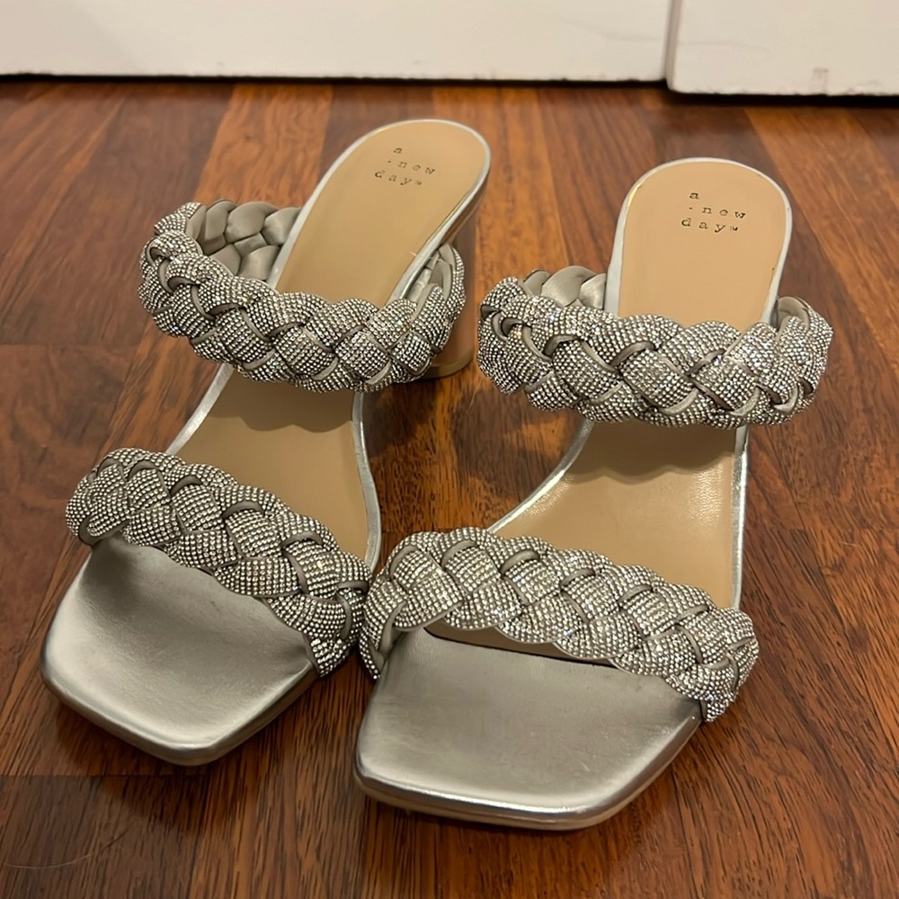 A new day sparkle sandal